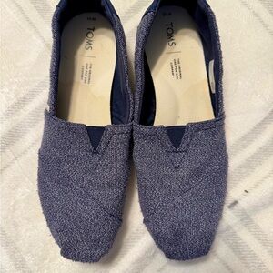 Toms Women's Slip-On Flats in Navy Textured Fabric